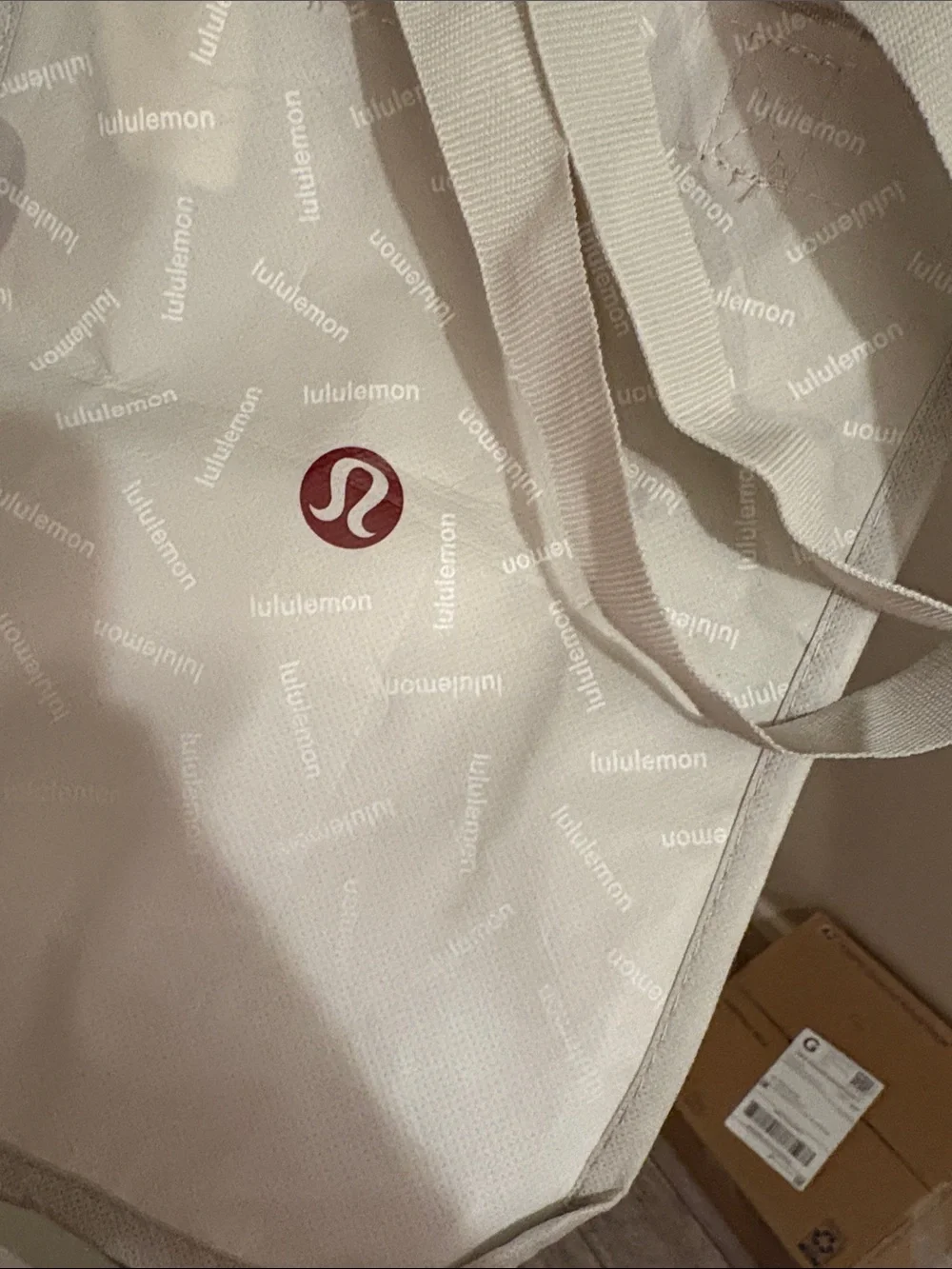 NWOT Lululemon bag